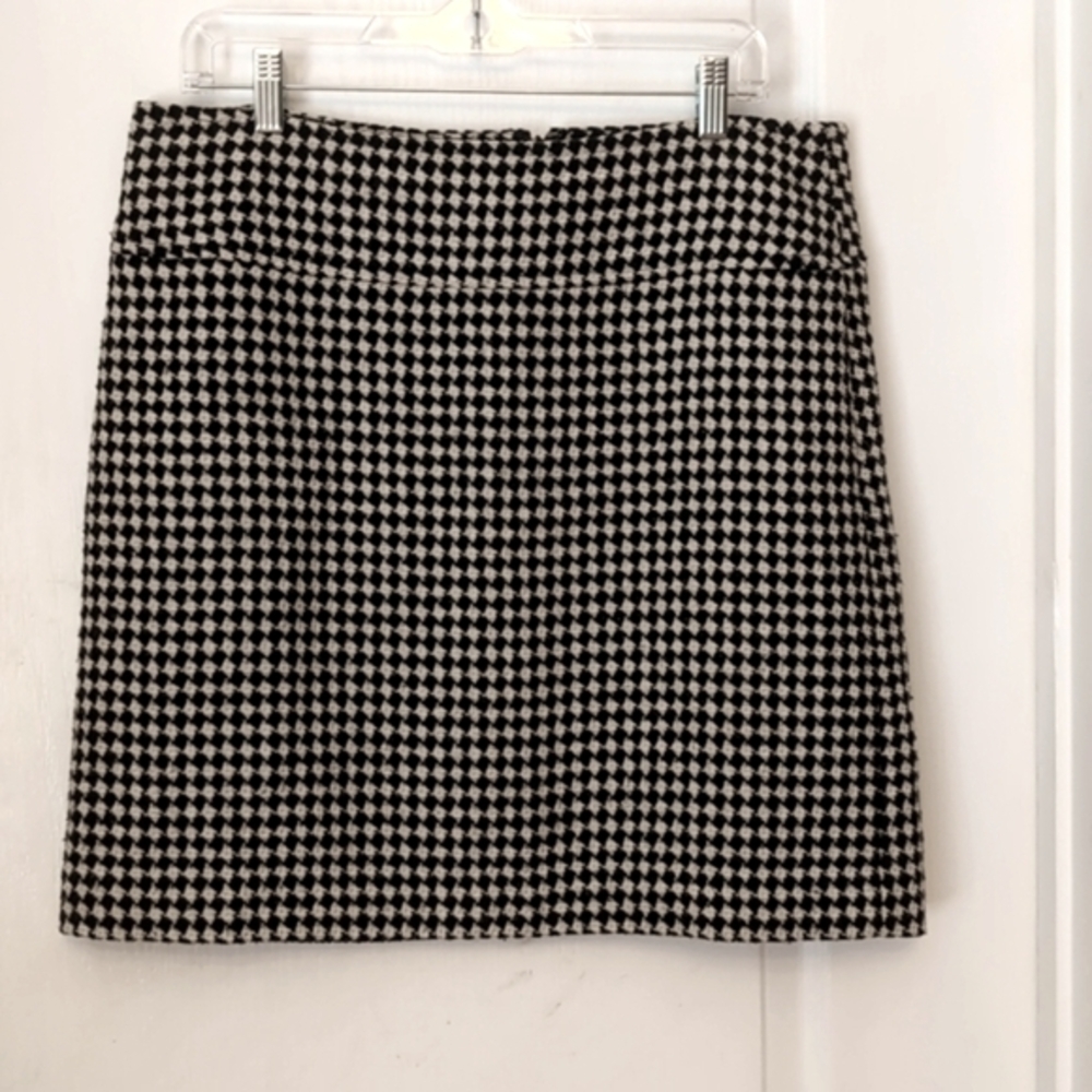 Talbots Ivory/Black Diamond Print Wool Blend Skirt. Fully Lined. Size 12P